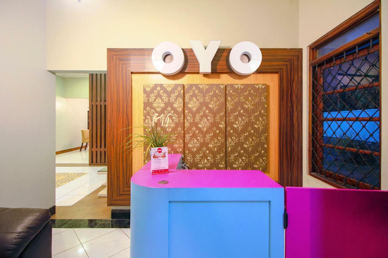 Oyo 1195 The Doctor'S Guest House Syariah Kejayan Εξωτερικό φωτογραφία