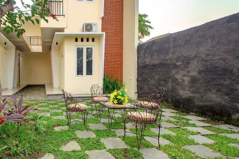 Oyo 1195 The Doctor'S Guest House Syariah Kejayan Εξωτερικό φωτογραφία